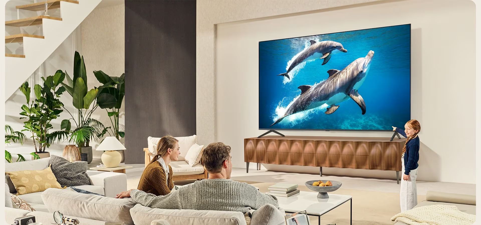 LG 85QNED92ASA sở hữu chiếc màn hình siêu lớn, độ phân giải cao