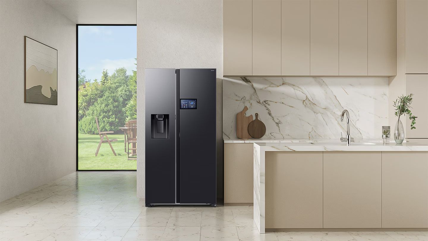 Samsung RS90F65D2FSV sở hữu kiểu dáng Side by Side thời thượng với 2 cánh mở tiện lợi