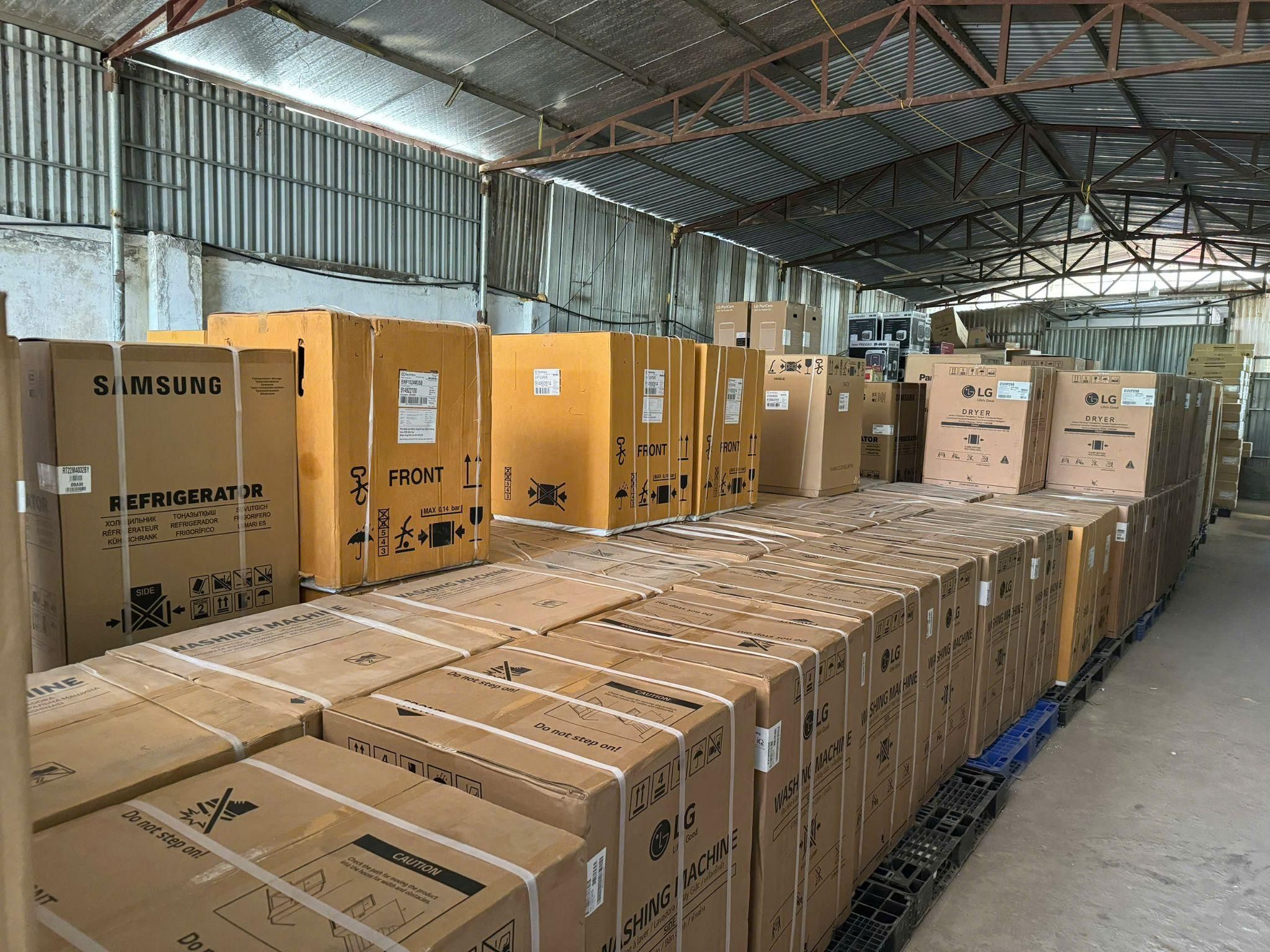 Địa chỉ mua máy giặt Aqua AWM11-B2158L(B) 11 kg inverter lồng đứng uy tín?