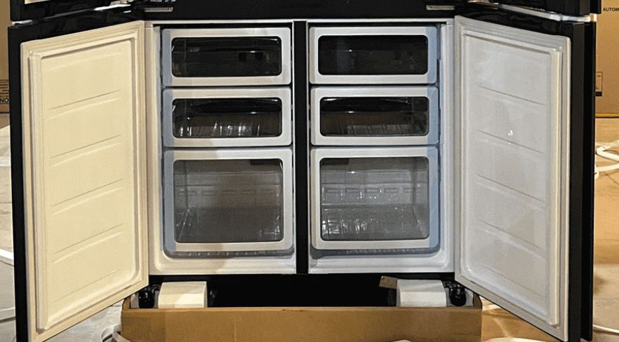 Hệ thống làm đá tự động tiện lợi với 2 kích thước của viên đá